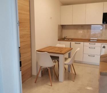 Vrpolje Apartment | Apartment Luka