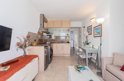 Cala en Blanes Apartment | Apartment 'Lurdes' with Mountain Views, Shared Pool and Air Conditioning