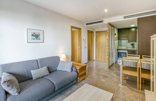 Llanca Apartment | Apartment 'Maritimo' with Private Terrace, Wi-Fi and Air Conditioning