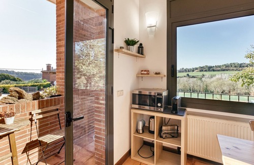 Fontcoberta Apartment | Apartment 'Maximino' with Mountain View, Wi-Fi and Air Conditioning