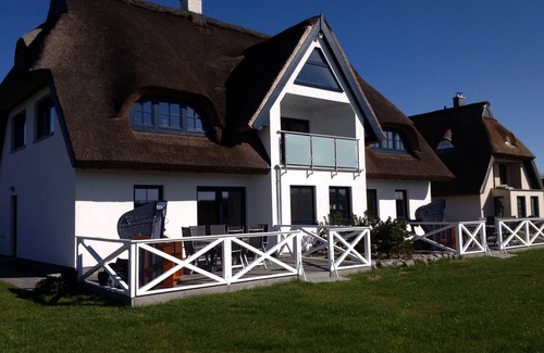 Vitte Apartment | Apartment Meeresrauschen, beach vacation in a thatched roof house, W-Lan