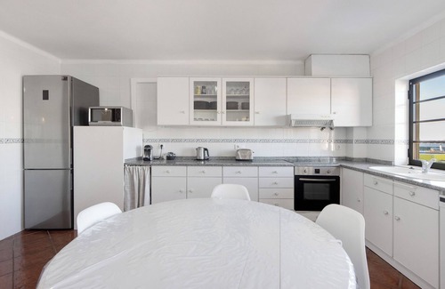Mira Apartment | Apartment 'Mira Holidays' with Balcony and Wi-Fi
