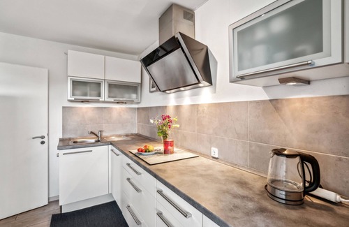 Enzensberg Apartment | Apartment 'Neuschwanstein-blick' with Lake View, Shared Garden and Wi-Fi