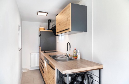 Sautens Apartment | Apartment 'Nicolle' with Mountain View, Private Terrace and Wi-Fi