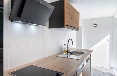 Sautens Apartment | Apartment 'Nicolle' with Mountain View, Private Terrace and Wi-Fi