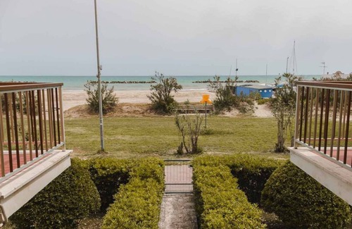 Lido di Fermo Apartment | [APARTMENT ON THE BEACH] Free parking & relaxation