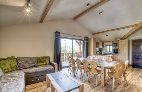 Morillon Apartment | Apartment 'Oxalis' with Mountain View, Balcony and Wi-Fi