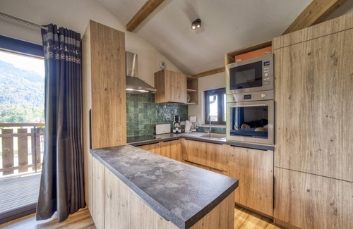 Morillon Apartment | Apartment 'Oxalis' with Mountain View, Balcony and Wi-Fi