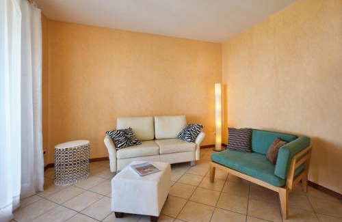 Calmasino Apartment | APARTMENT PERLA DEL GARDA - Regarda Travel