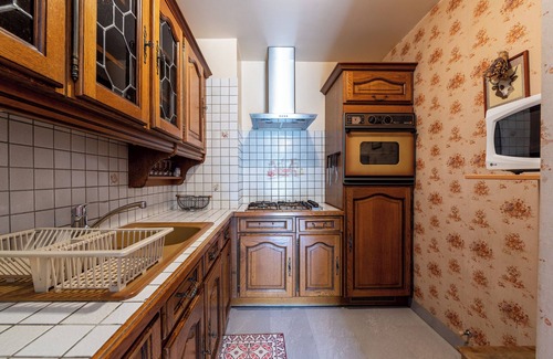 Thones Apartment | Apartment 'Résidence Du Parc' with Balcony