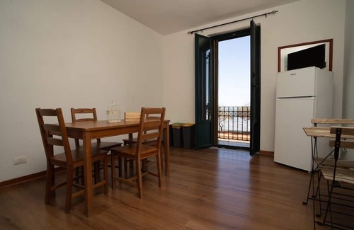 Marzamemi Apartment | Apartment 'Scirocco Sea View' with Balcony, Wi-Fi and Air Conditioning
