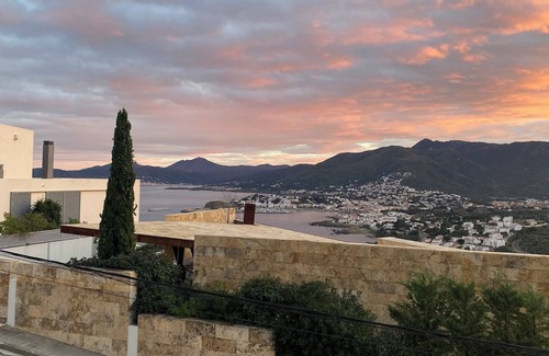 Llanca Apartment | Apartment SEA VIEW, LLANCA πͺπΈ4 pers Hill top Appartment beautiful Sea View