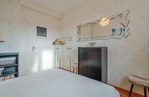 Erquy House | Apartment Square De L Hotel De Ville