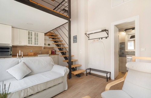 Exanthia House | Apartment 'Stathis Suite' with Sea View, Wi-Fi and Air Conditioning