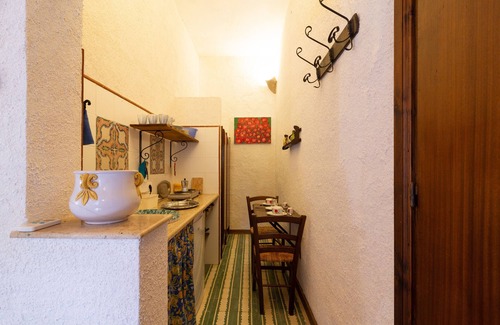 Mockarta Apartment | Apartment 'Tenuta Donna Vittoria - Bouganville' with Mountain View, Pool & Wi-Fi