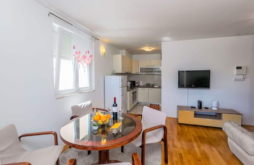 Mejasi Apartment | Apartment Tino (118251-A1) - Split