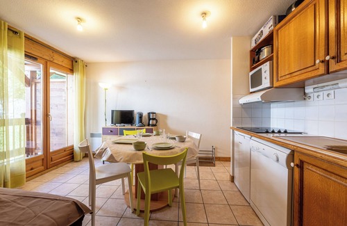 La Giettaz Apartment | Apartment 'Ty Aravis' with Mountain View and Balcony