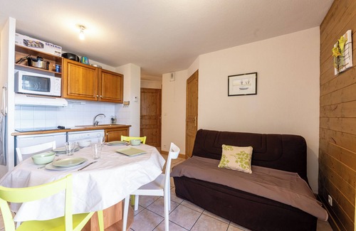 La Giettaz Apartment | Apartment 'Ty Aravis' with Mountain View and Balcony