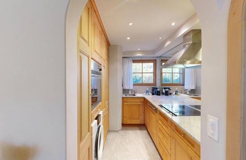 Champfer Apartment | Apartment Üerts - High-Quality Apartment with Balcony and View in Champfèr