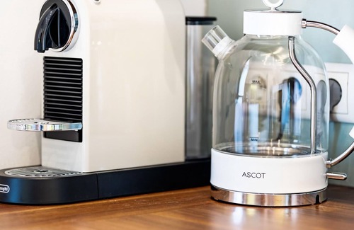 Krems an der Donau Apartment | Apartment with Terrace and King Bed in Krems City