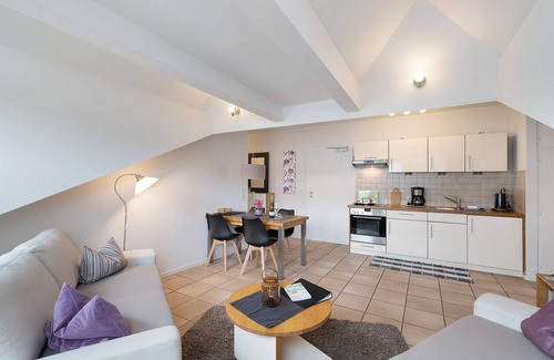 Ilbesheim Apartment | Apartment 'Weingut Geiler - Kleine Kalmit' with Private Garden and Wi-Fi