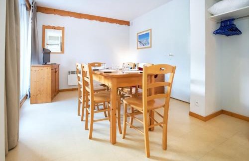 Bramans Apartment | Apartment with 2 rooms, balcony