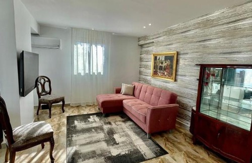 Al-Jumruk Apartment | Apartment with a view of the sea