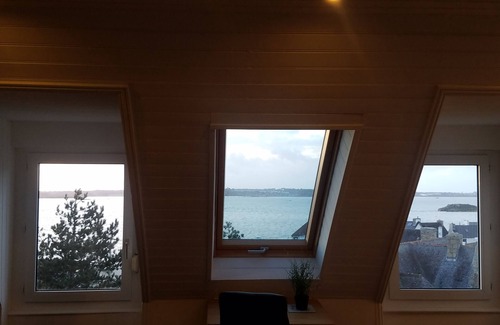 Carantec Apartment | Apartment with breathtaking sea views 50M from the beach