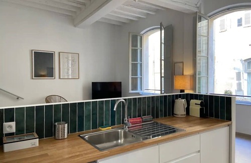 Avignon House | Apartment with fans near the Palais des Papes