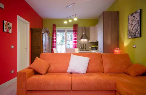 Quarto dei Mille Apartment | Apartment with garden and private parking for a fee