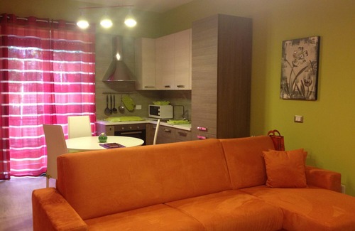 Quarto dei Mille Apartment | Apartment with garden and private parking for a fee