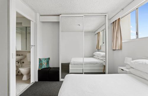 Manly Apartment | Apartment with Pool Access a minute to the Beach