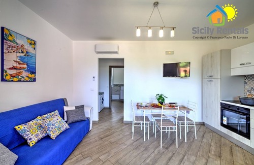 Capaci House | Apartment with pool and near the beach