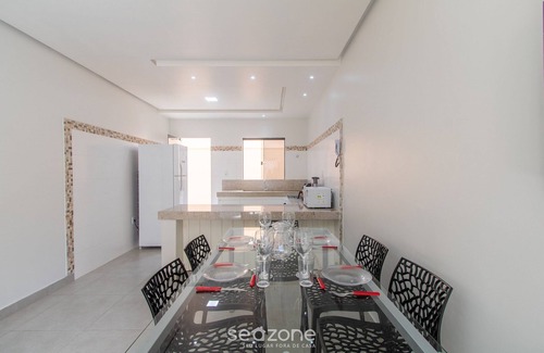 Taperapua Beach Apartment | Apartment With Pool 280m From the Beach Ast0103
