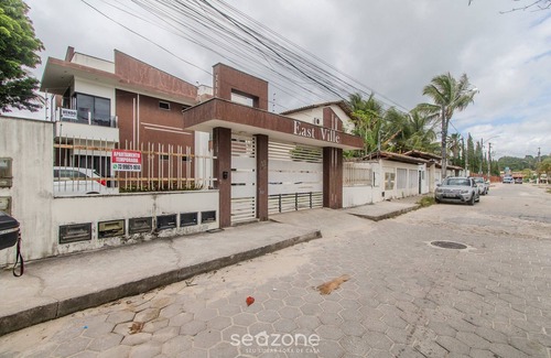 Taperapua Beach Apartment | Apartment With Pool 280m From the Beach Ast0103
