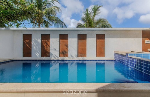 Taperapua Beach Apartment | Apartment With Pool 280m From the Beach Ast0103
