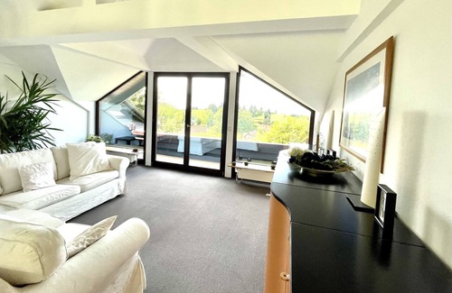 Neusatz Apartment | Apartment with spa and pool