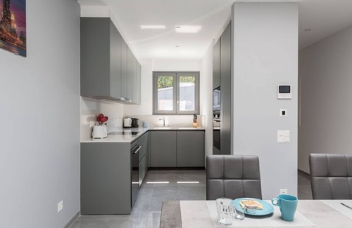 Paradiso Apartment | Apartment with splendid view of the Gulf of Lugano (PROMENADE 6)