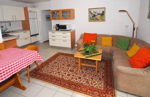 Fie allo Sciliar Apartment | Apartment 'Wohnung 4' with Mountain View, Shared Pool and Wi-Fi