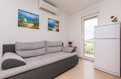 Mimice Apartment | Apartments Adriatic Blue with pool (32531-A3) - Mimice