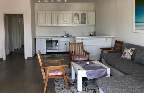 Gjerana House | Apartments and Rooms Four Roses