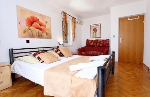 Duce House | Apartments and rooms with parking space Duce, Omis - 10303