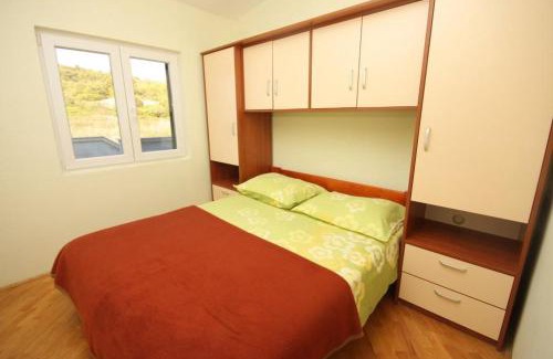 Banj Apartment | Apartments by the sea Banj, Pasman - 8242