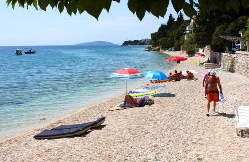 Brist Apartment | Apartments by the sea Brist, Makarska - 11039