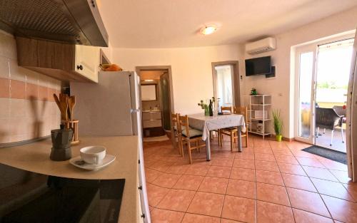 Lovrecica Apartment | Apartments Goltes