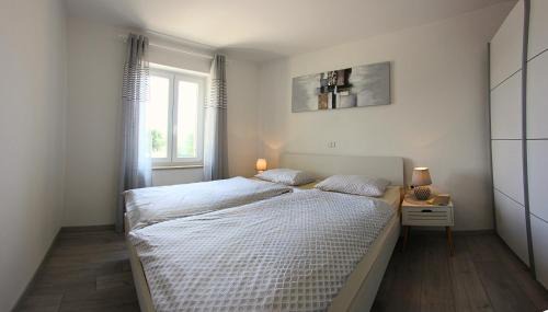 Lovrecica Apartment | Apartments Goltes