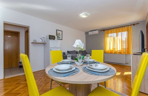 Vrpolje Apartment | Apartments Marinko (37171-A3) - Makarska