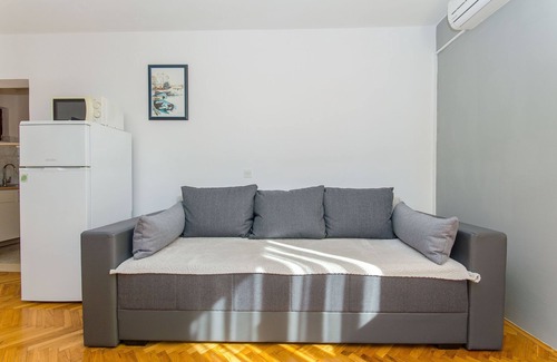 Vrpolje Apartment | Apartments Marinko (37171-A3) - Makarska