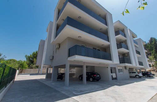 Dugis Apartment | Apartments Mario (11167-A2) - Makarska