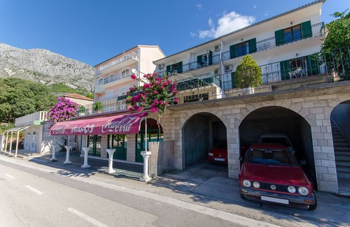 Drvenik Apartment | Apartments Moloco (79241-A1) - Drvenik